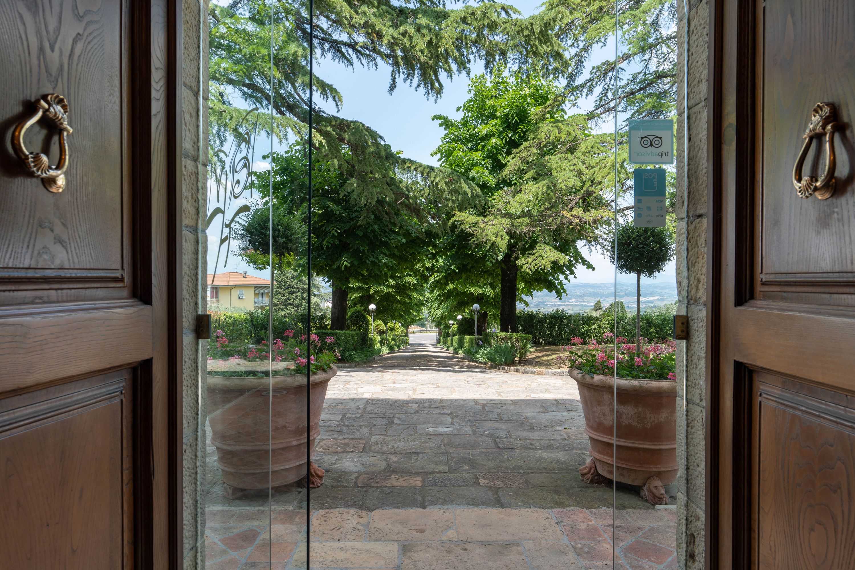 Relais Villa Bianca al tramonto tra i cipressi